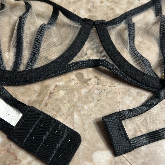 sexy strappy cage mesh bra,M, underwire,
Kinks,gangtza,dominatrix,cosplay - Picture 6 of 8